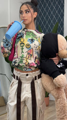 Maglione girocollo panna per donna e bambina caratterizzato da stampa street art F4BKJUJP017 13 BARROW 