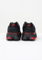 NEW BALANCE Sneakers 9060 nere e rosse per uomo e donna GC9060JR . NEW BALANCE 
