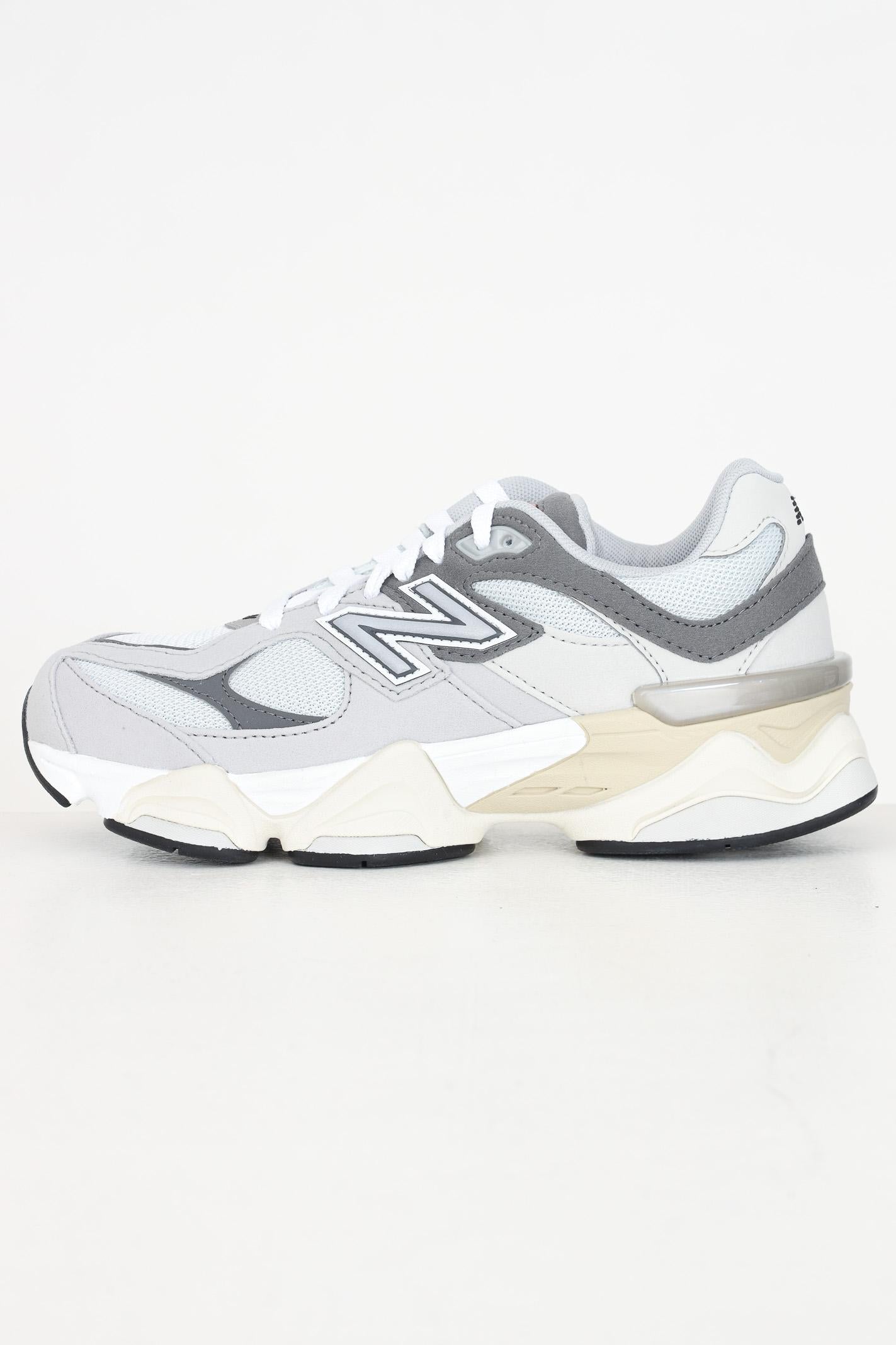 NEW BALANCE Sneakers 9060 grigie per uomo e donna GC9060GY . NEW BALANCE 