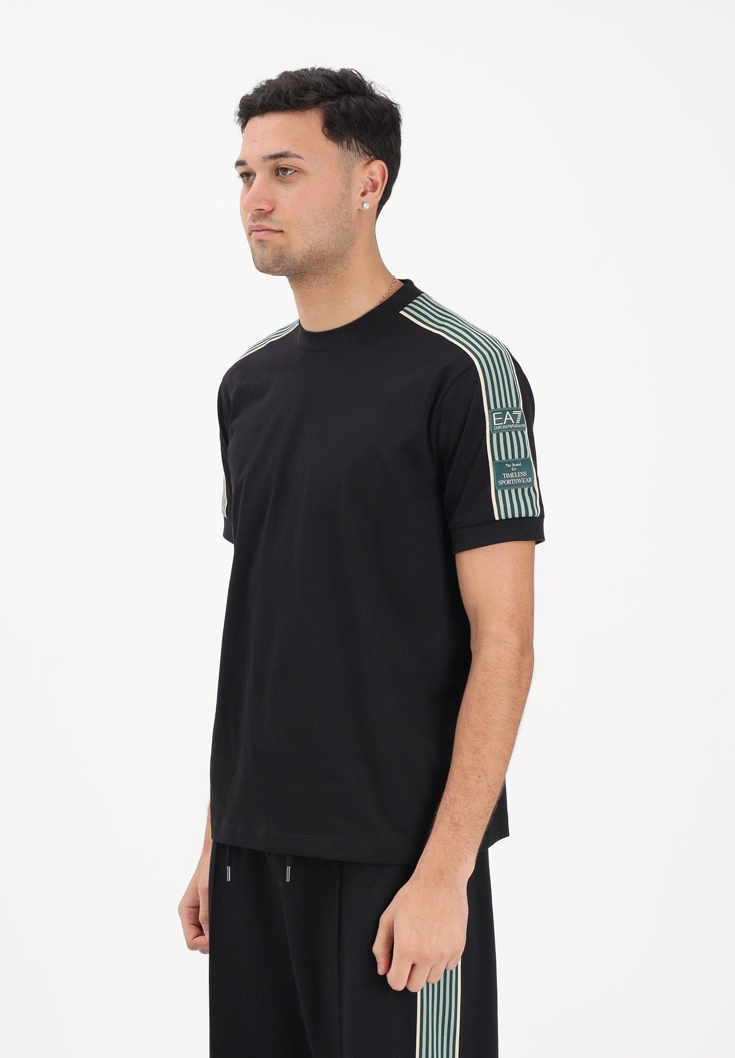 EA7 T-shirt a manica corta nera da uomo con dettaglio in gors sulle spalle e logo EA7 7M001507AF16548 UC001 EA7 