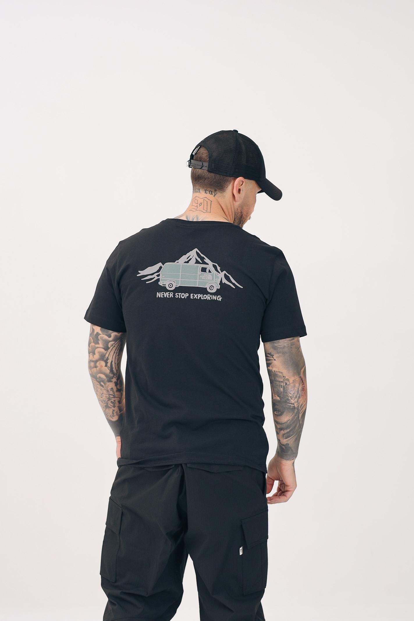 THE NORTH FACE T-shirt a manica corta Outdoor Graphic nera da uomo NF0A8C1ZJK31 . THE NORTH FACE 