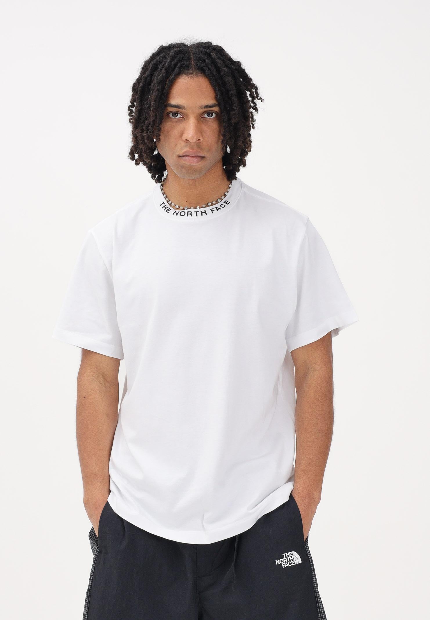 THE NORTH FACE T-shirt a manica corta Zumu Relaxed bianca da uomo NF0A8GUYFN41 . THE NORTH FACE 