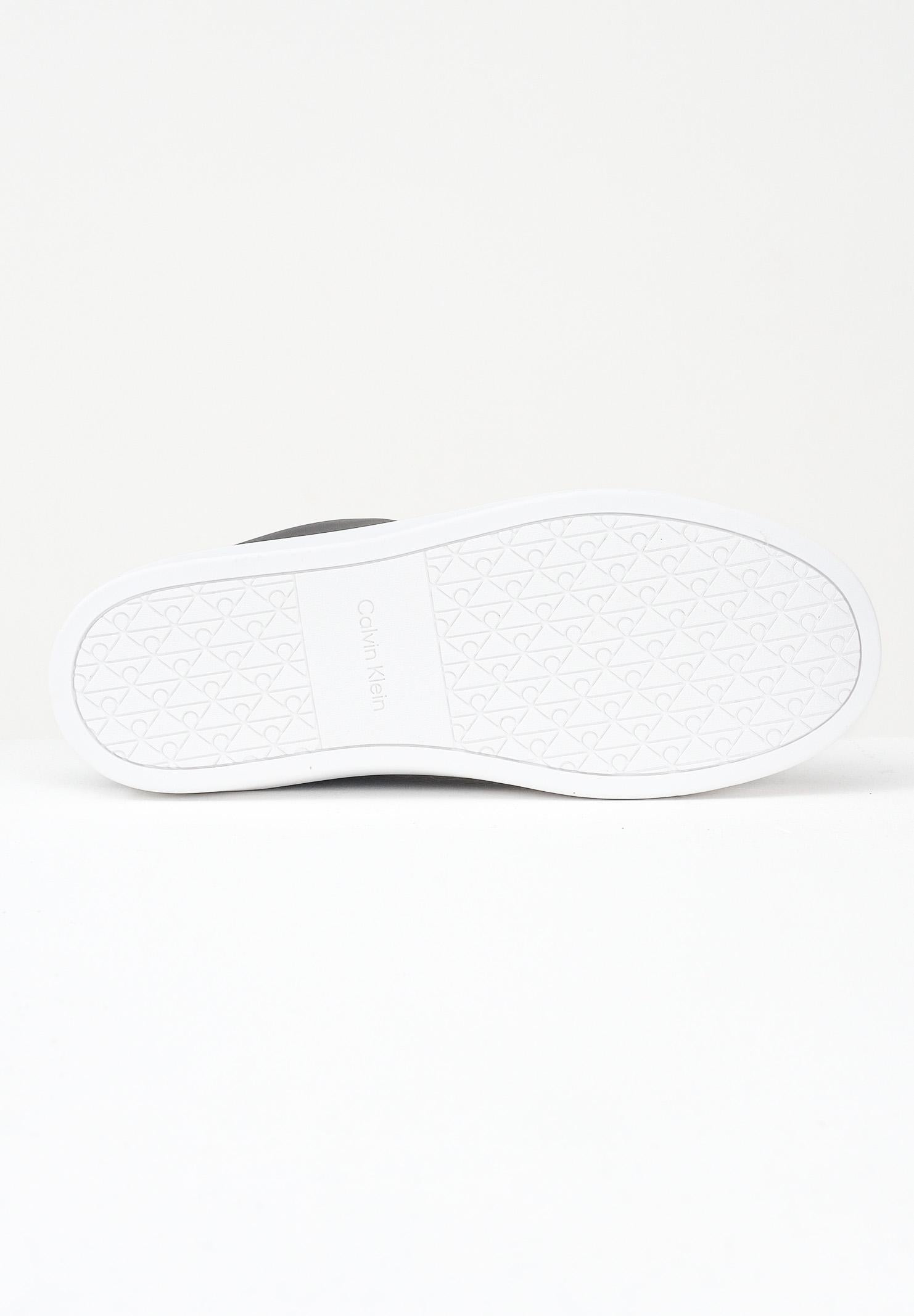 CALVIN KLEIN JEANS Sneakers nere da uomo con logo YM0YM014350GM . CALVIN KLEIN JEANS 
