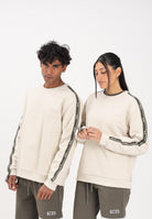 GCDS Felpa girocollo panna per uomo e donna con bande logate B2EM1501JD1 15 GCDS 