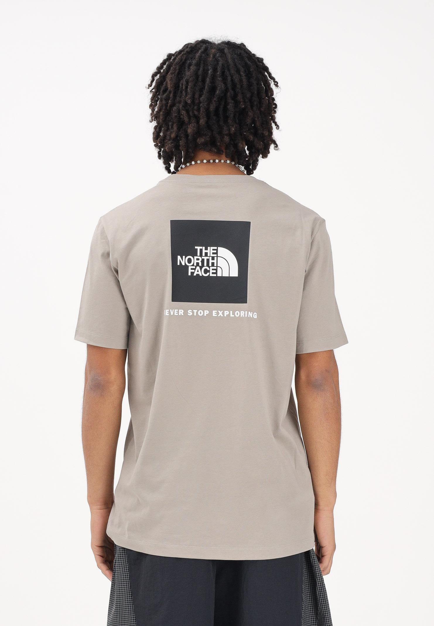 THE NORTH FACE T-shirt a manica corta Evolution NSE Box Regular fango da uomo NF0A8B6K2MB1 . THE NORTH FACE 