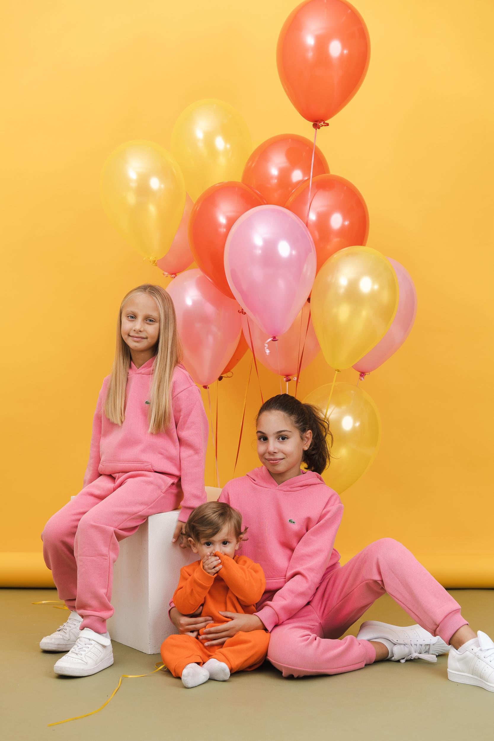 Pantalone sportivo rosa per bambino e bambina rifinito da ricamo coccodrillo XJ9728-J 2R3 LACOSTE 