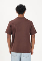 CALVIN KLEIN JEANS T-shirt a manica corta marrone cioccolato da uomo con stampa logo LV04RB862G2IN . CALVIN KLEIN JEANS 