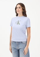 CALVIN KLEIN JEANS T-shirt a manica corta celeste da donna con logo LV047B865GTKF . CALVIN KLEIN JEANS 