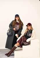 ADIDAS ORIGINALS Maglione girocollo bordeaux da uomo con stampa stile college JX8215 . ADIDAS ORIGINALS 