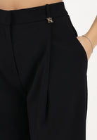 ELISABETTA FRANCHI Pantalone elegante nero da donna con logo charm PA16761E2 110 ELISABETTA FRANCHI 