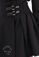 GCDS Gonna corta nera da donna dallo stile college B2CW3206KJ7 99 GCDS 