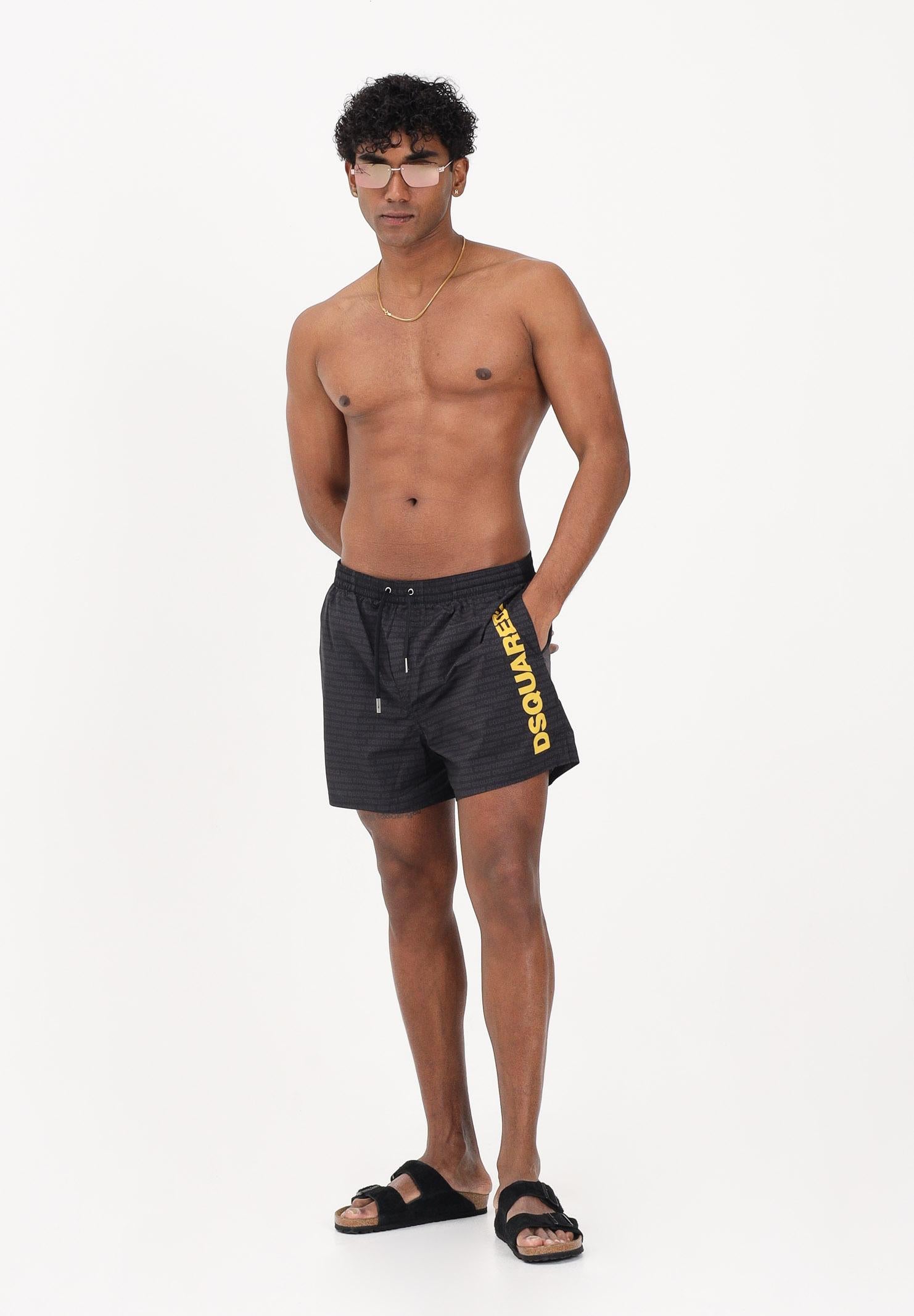 DSQUARED2 Shorts mare nero da uomo con stampa logo D7B646600 014 DSQUARED2 