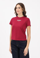 TOMMY JEANS T-shirt a manica corta bordeaux da donna con logo DW0DW21842 VLC TOMMY JEANS 