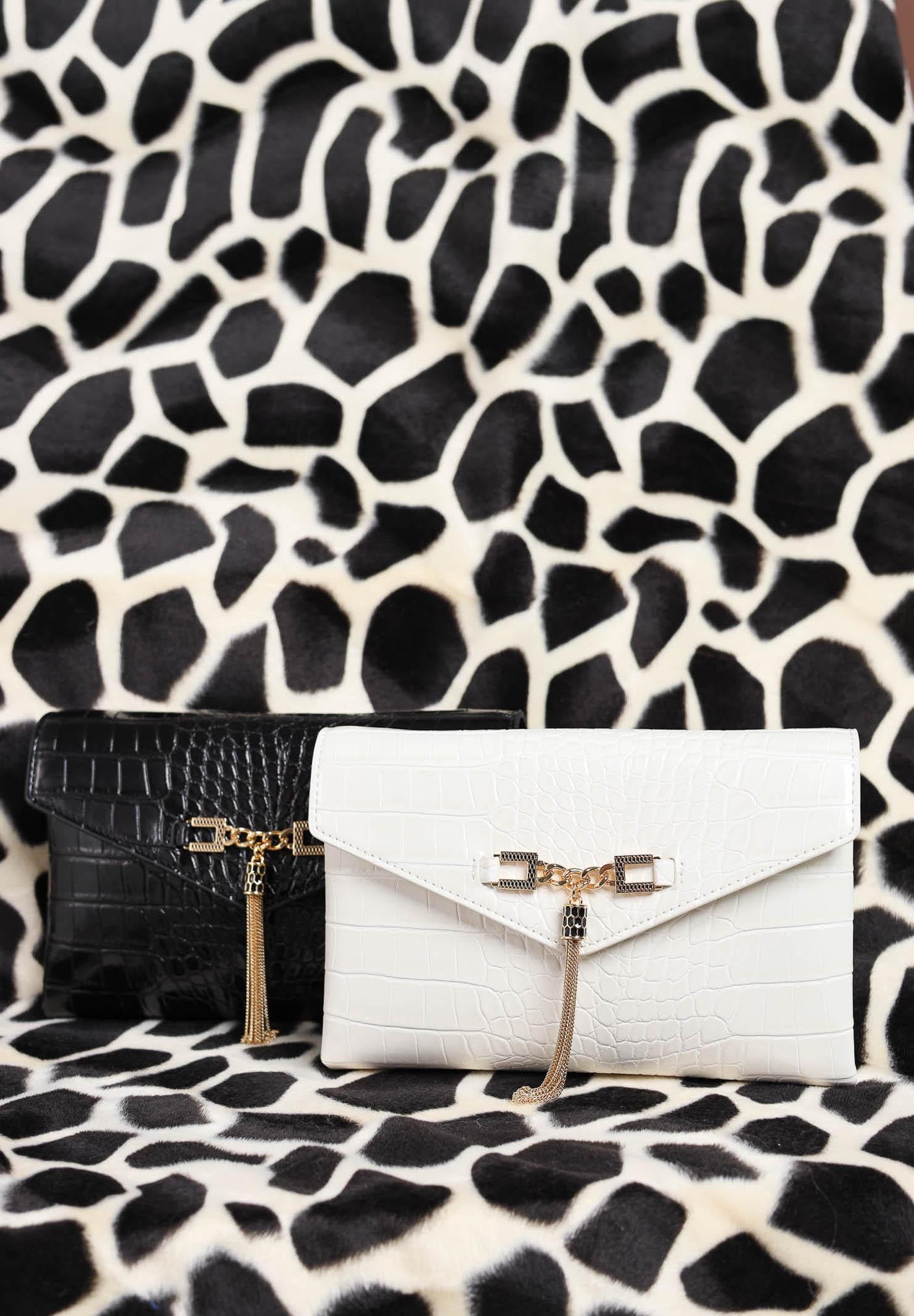 ELISABETTA FRANCHI Pochette nera da donna con logo e nappina BS56A57E2 110 ELISABETTA FRANCHI 