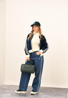 ADIDAS ORIGINALS Jeans Adicolor Denim 3-Stripes in denim chiaro da donna JD2574 . ADIDAS ORIGINALS 