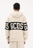 GCDS Felpa con cappuccio beige per uomo e donna caratterizzata da banda a contrasto e logo Z0MLQE138F004 316B GCDS 