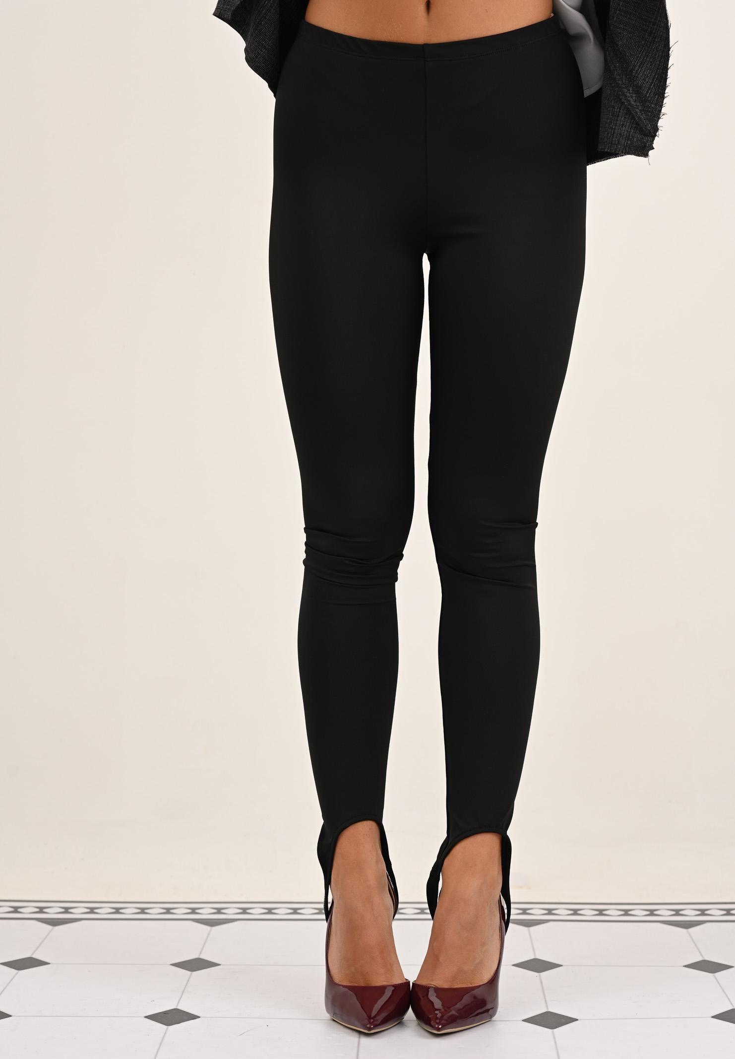 VICOLO Leggings nero da donna con staffa alla caviglia UF0119 NE VICOLO 