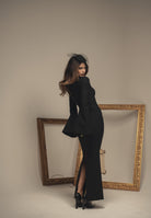 SANTAS Abito lungo LUMIÈRE nero da donna con manica svasata PV2601 NE SANTAS 