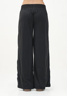 PUMA Pantalone sportivo Wardrobe Ess Relaxed Low-Rise Popper Op nero da donna 629804 01 PUMA 