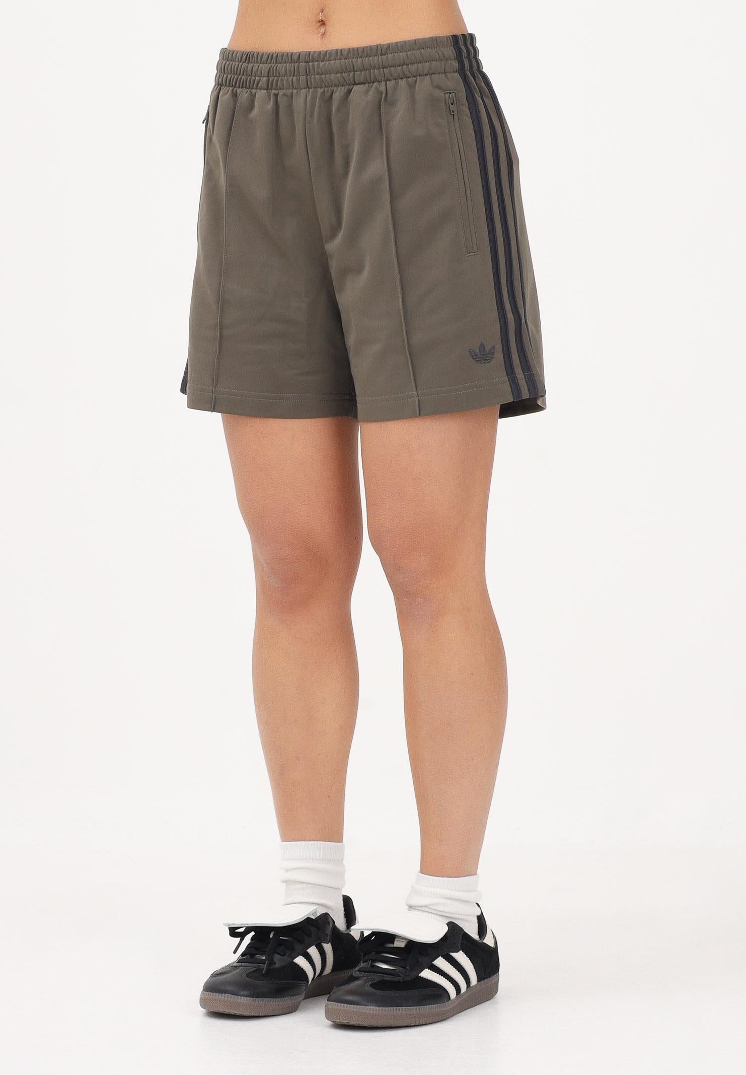 ADIDAS PERFORMANCE shorts sportivi verde oliva, colore basico verde, da donna. KS4786 . ADIDAS PERFORMANCE 