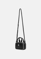  LV04F1257G UB1 CALVIN KLEIN 