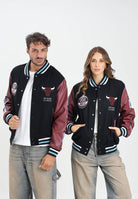 NEW ERA Bomber Varsity Chicago Bulls NBA Patch nero e bordeaux per uomo e donna 60684336 . NEW ERA 