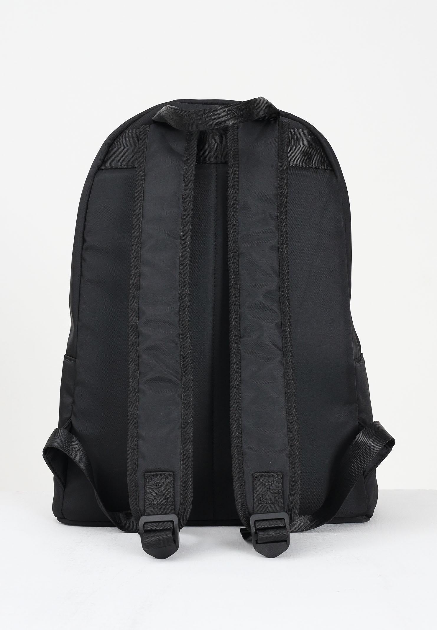 MARCELO BURLON COUNTY OF MILAN Zaino nero per uomo e donna con stampa COMAF250108 . MARCELO BURLON COUNTY OF MILAN 