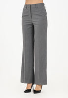 VICOLO Tailleur grigio gessato da donna con dettagli gioiello RF0565 GE VICOLO 