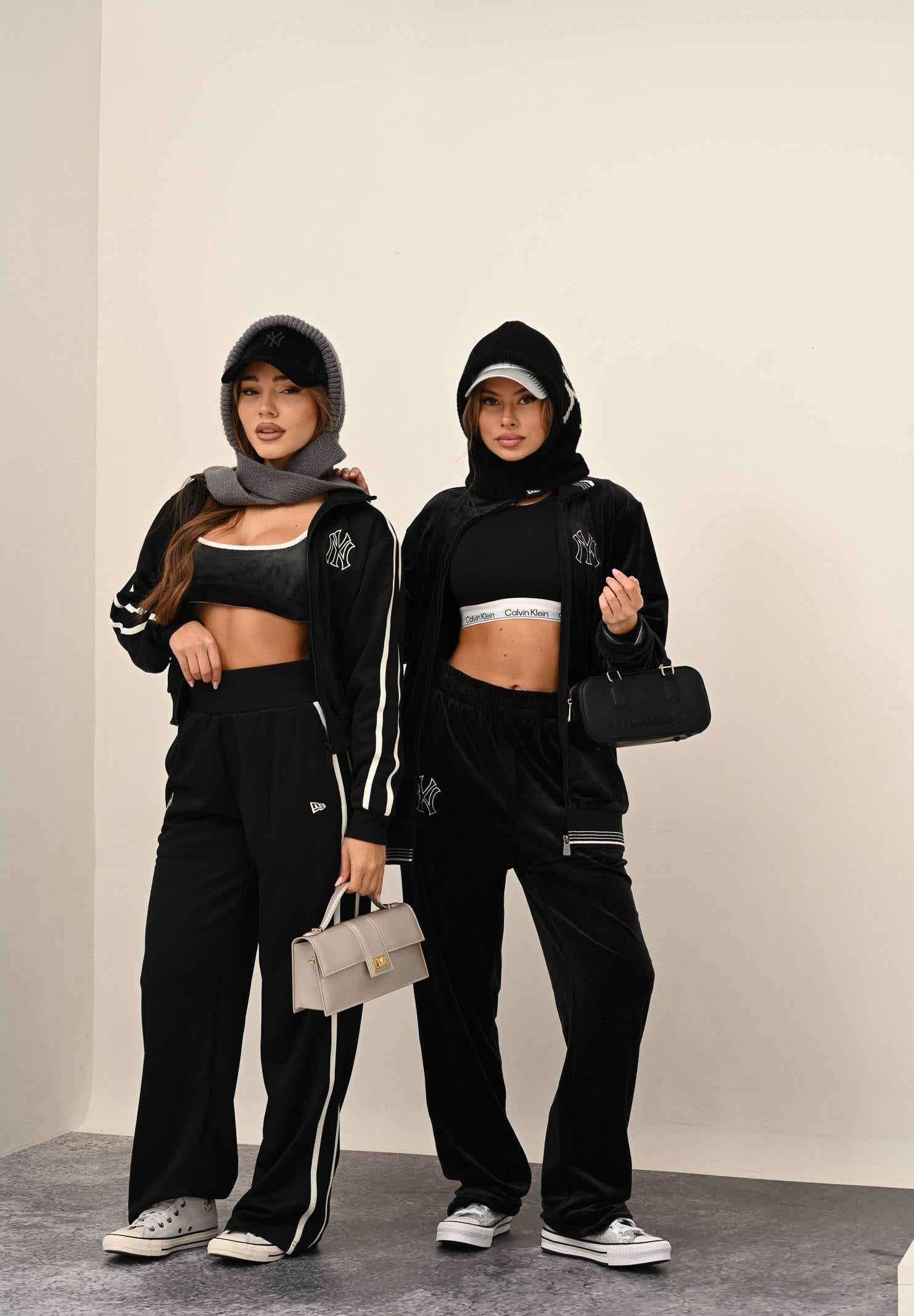 NEW ERA Felpa con zip New York Yankees MLB Midi Logo nera da donna 60684425 . NEW ERA 