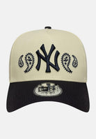 NEW ERA Cappello con visiera 9FORTY E-Frame New York Yankees MLB Paisley panna e nero per uomo e donna 60691069 . NEW ERA 