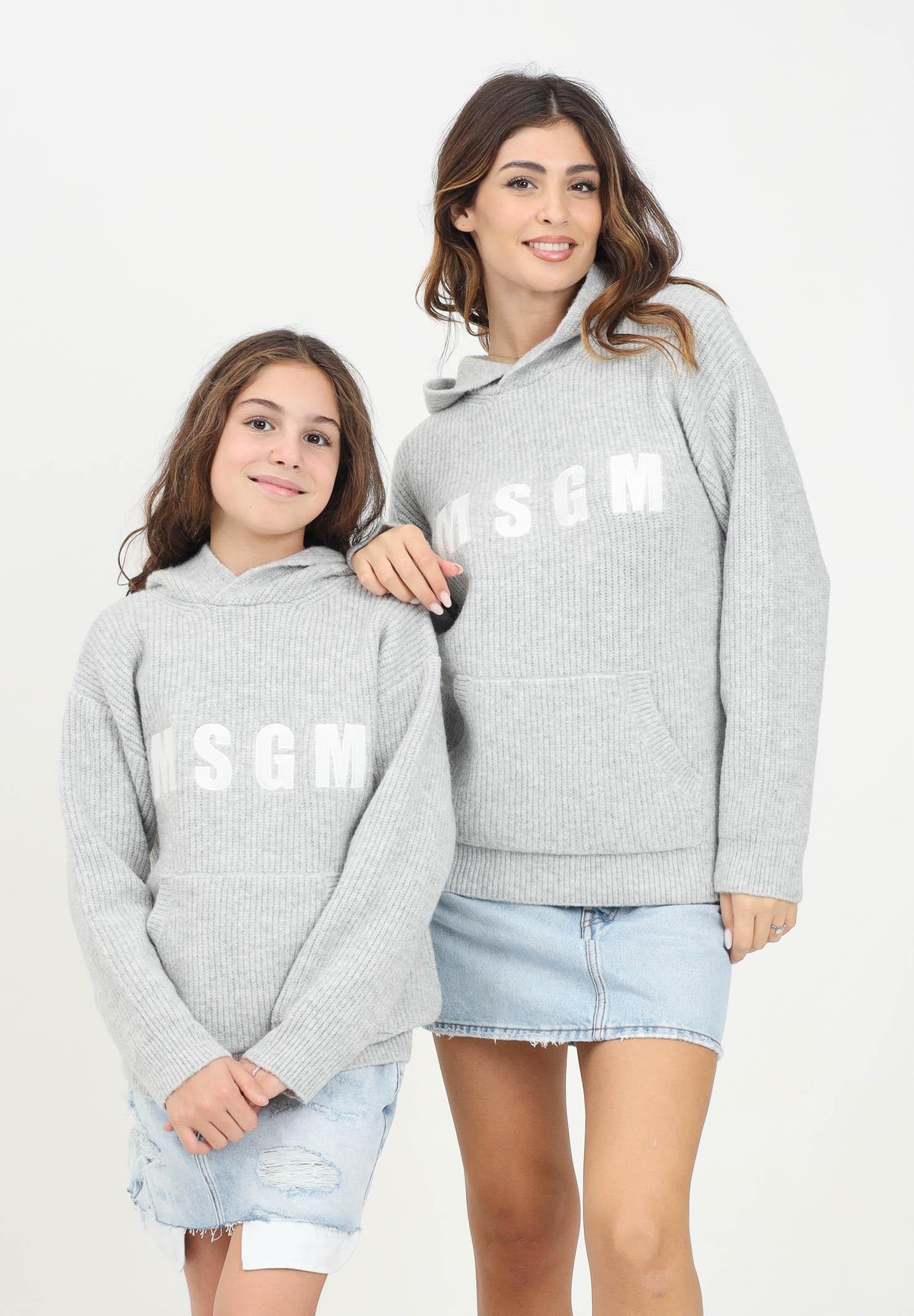 Maglia con cappuccio grigia per donna e bambina rifinita da logo F4MSJUJP076 107 MSGM 
