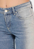 ARMANI EXCHANGE Jeans a gamba larga da donna in denim lavaggio chiaro con effetto sfumato sui lati XW000056AF14486 MB001 ARMANI EXCHANGE 