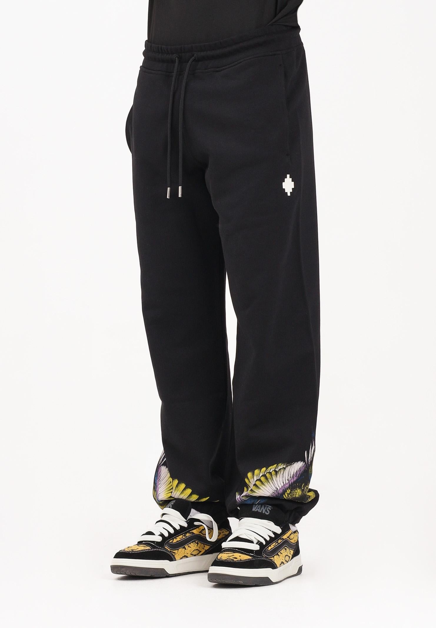 MARCELO BURLON COUNTY OF MILAN Pantalone sportivo nero da uomo con stampa F5CAMAFP060 110 MARCELO BURLON COUNTY OF MILAN 