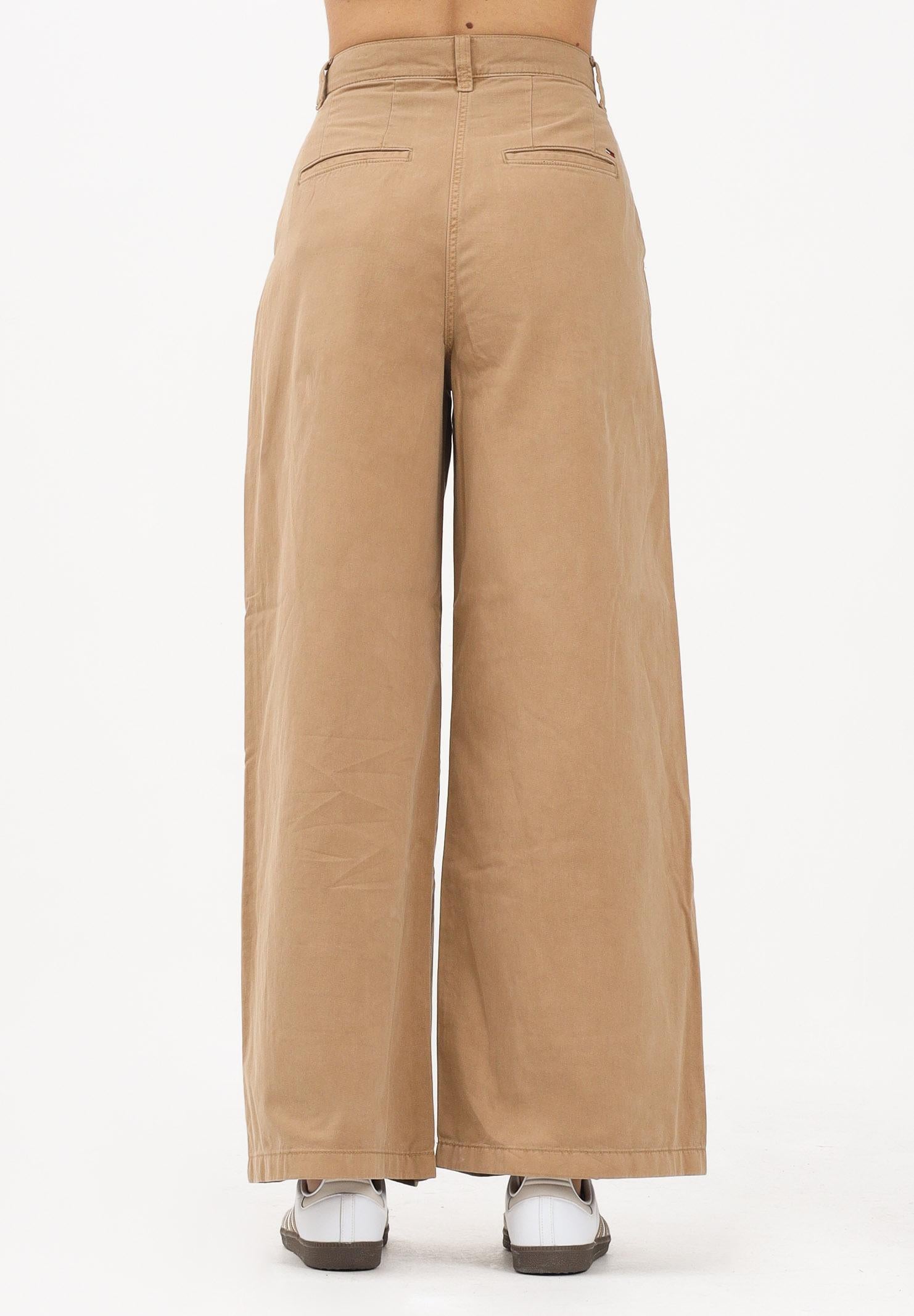 TOMMY JEANS Pantalone a gamba larga cammello da donna DW0DW22634 GV7 TOMMY JEANS 