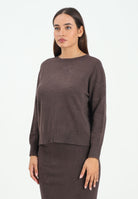 VICOLO Maglioncino girocollo marrone da donna con dettagli cut-out sul retro 77064F FU691 VICOLO 