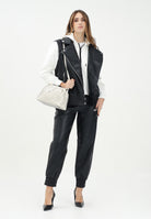 KARL LAGERFERLD Pantalone casual in ecopelle nera da donna con logo KLA1W10059 999 KARL LAGERFELD 