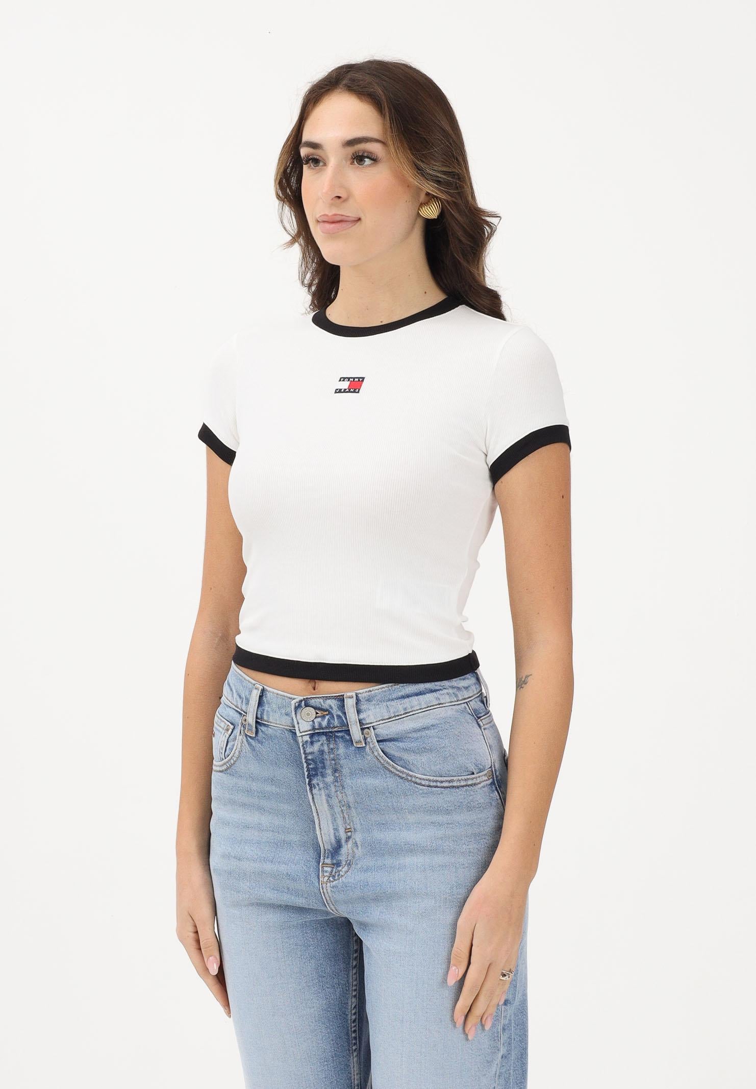 TOMMY JEANS T-shirt a manica corta bianca da donna con logo e finiture a contrasto DW0DW22575 YBL TOMMY JEANS 