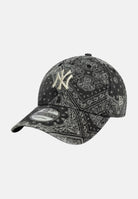 NEW ERA Cappello con visiera 9TWENTY New York Yankees MLB Washed Paisley  in denim nero per uomo e donna 60771827 . NEW ERA 