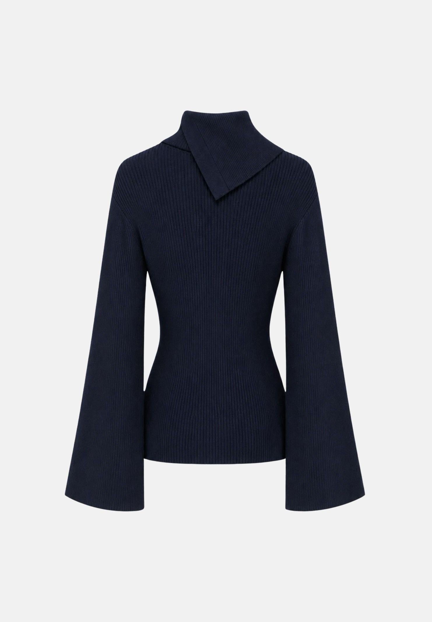 ELISABETTA FRANCHI Maglia con collo asimmetrico e bottoni gioiello Blu notte, blu scuro, donna. MK03S66E2 H88 ELISABETTA FRANCHI 