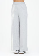 ADIDAS ORIGINALS Pantalone sportivo Wide Off Placed 3 Stripes grigio da donna KA0833  ADIDAS ORIGINALS 