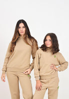 Felpa con cappuccio beige per donna e bambina rifinita da patch logo F4BKJUHS130 BW016 BARROW 