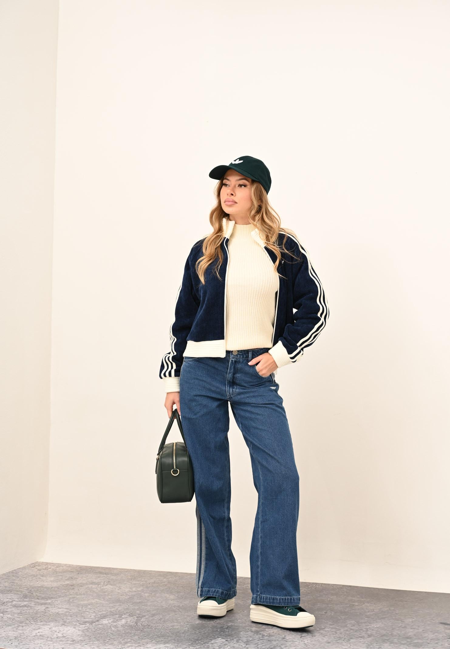 ADIDAS ORIGINALS Felpa con zip ADIDAS ORIGINALS VELOUR KNIT blu da donna KS7779 . ADIDAS ORIGINALS 