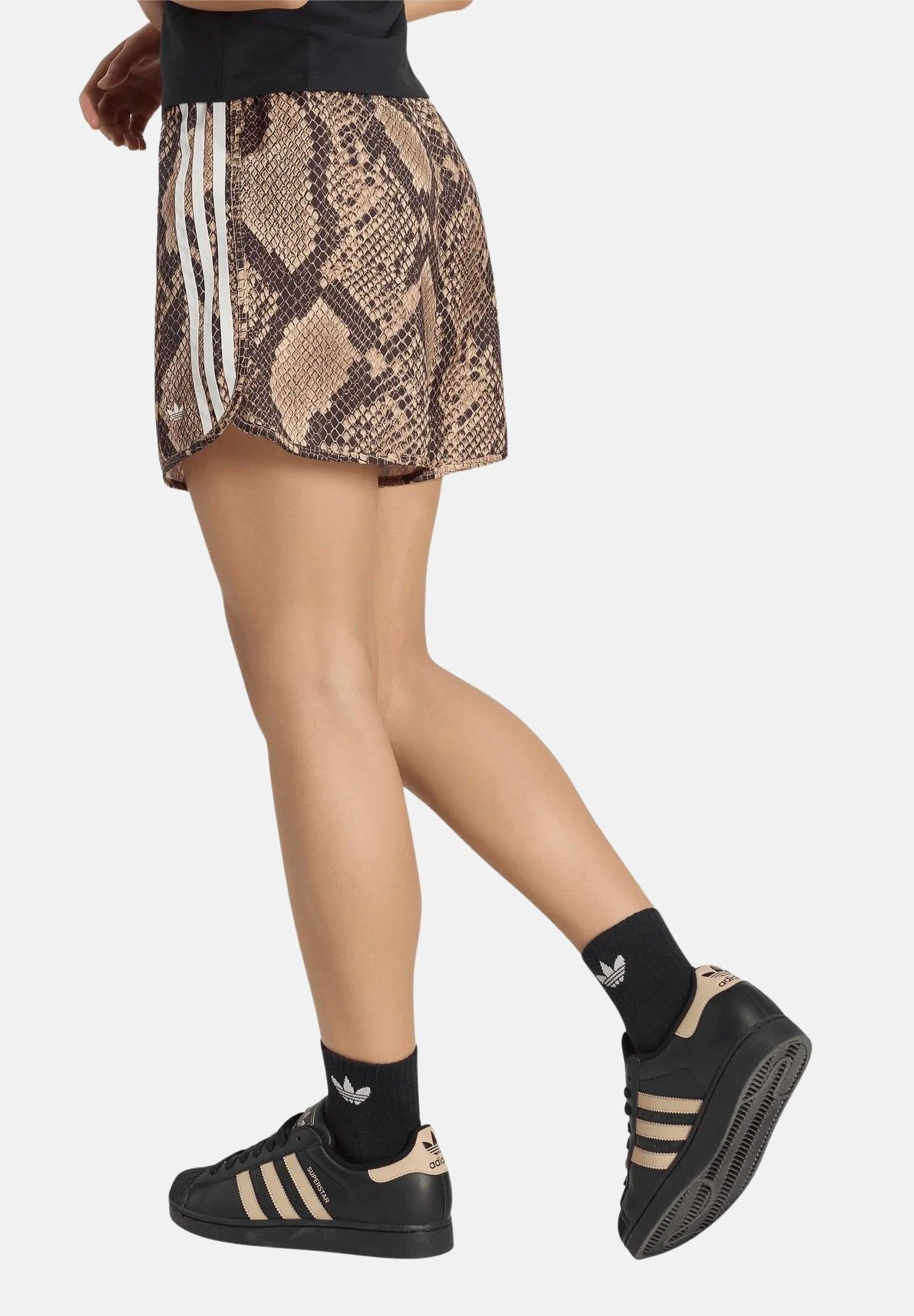 ADIDAS ORIGINALS shorts Snake Print Satin Shorts colore Linen / Magic Beige beige/marrone, donna. KX1895 . ADIDAS ORIGINALS 