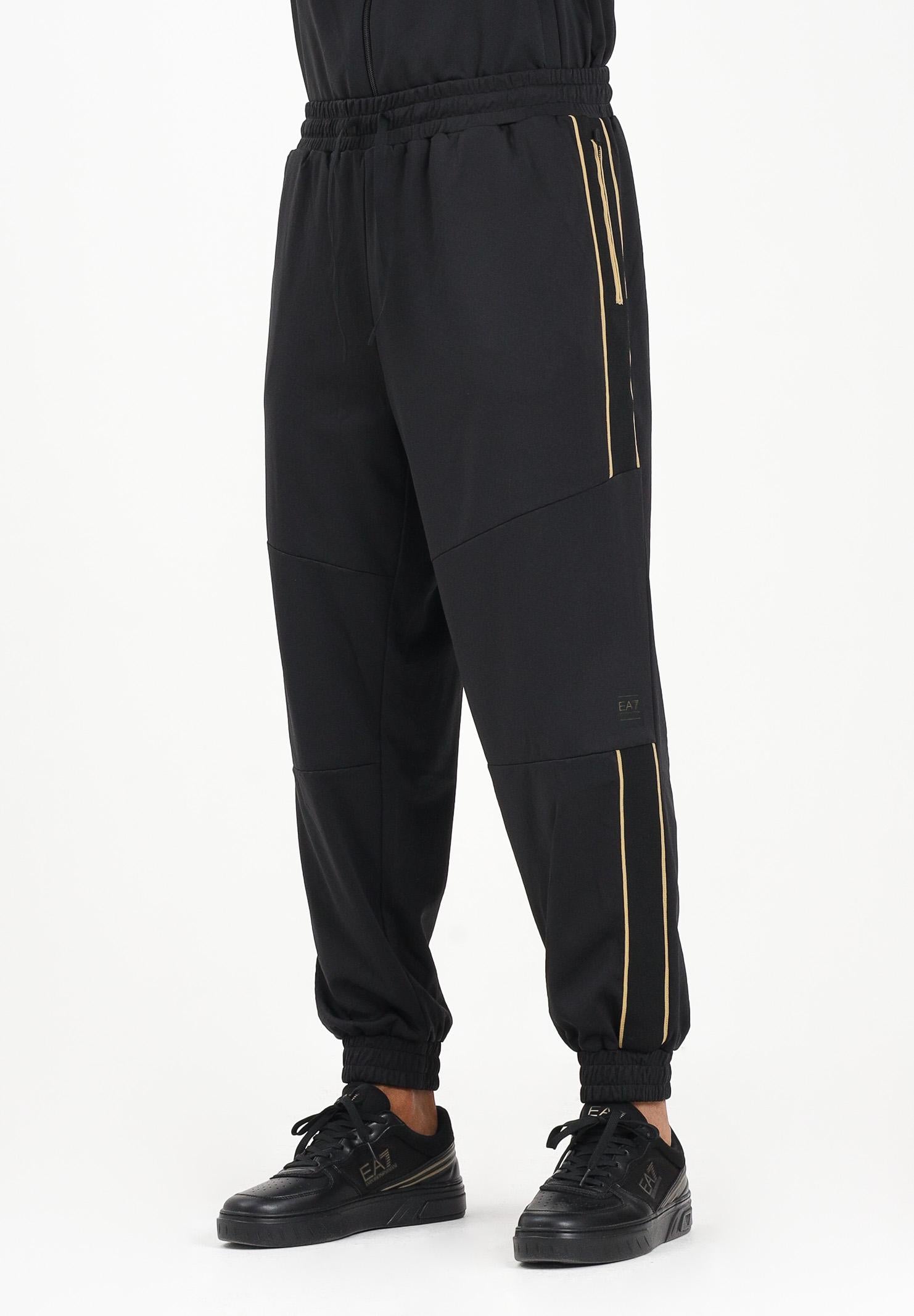EA7 Pantalone sportivo nero da uomo con bande laterali e logo 7M000622AF17089 UC001 EA7 