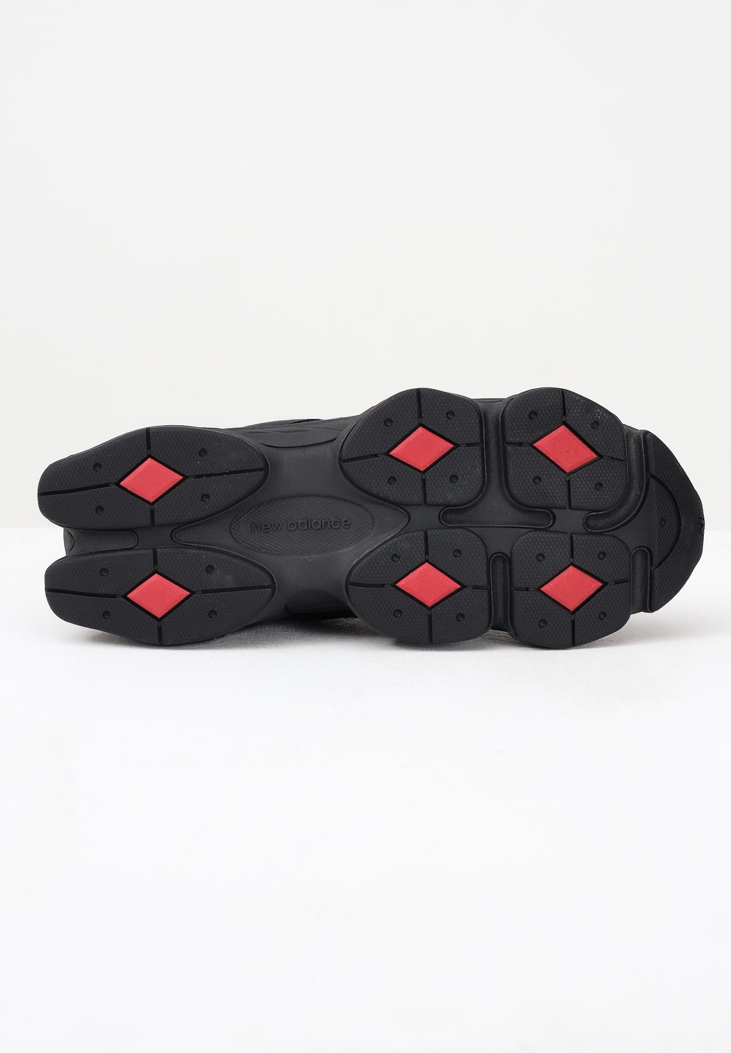 NEW BALANCE Sneakers 9060 nere e rosse per uomo e donna GC9060JR  NEW BALANCE 