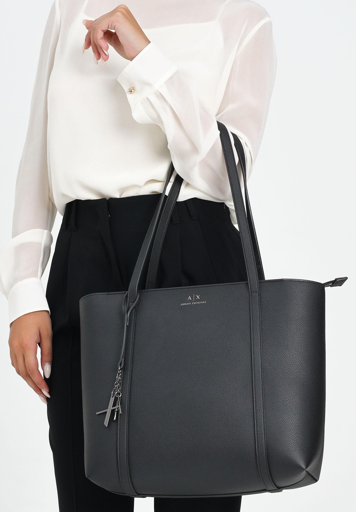 ARMANI EXCHANGE Shopper nera da donna con logo e ciondolo AX 942930CC726 28621 ARMANI EXCHANGE 