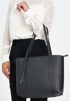 ARMANI EXCHANGE Shopper nera da donna con logo e ciondolo AX 942930CC726 28621 ARMANI EXCHANGE 