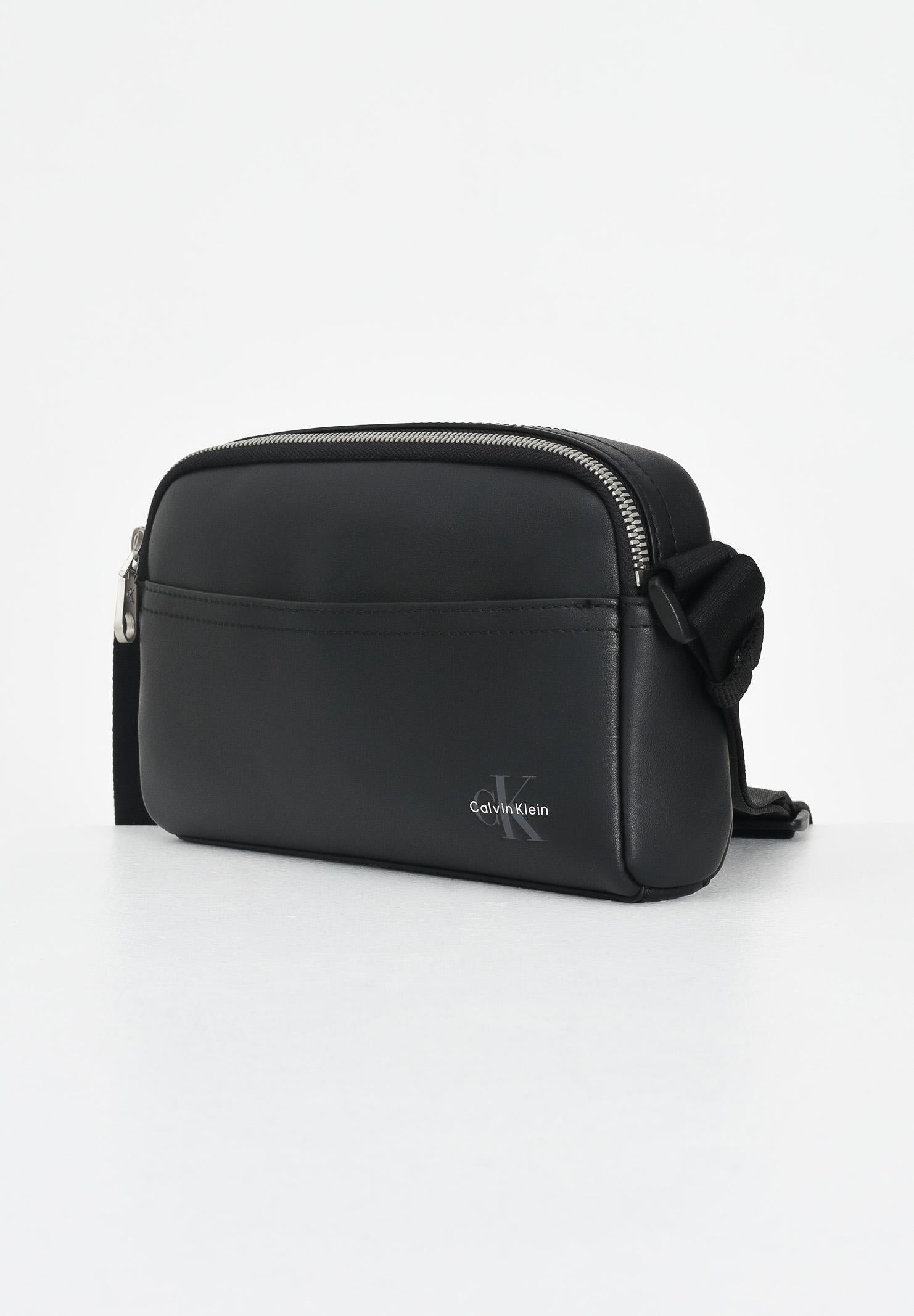 CALVIN KLEIN Borsa a tracolla nera da uomo con logo LV04G3015G UB1 CALVIN KLEIN 