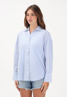 ONLY Camicia a manica lunga azzurra e bianca da donna con motivo a righe e ricamo sul retro 15375491 BRBL ONLY 
