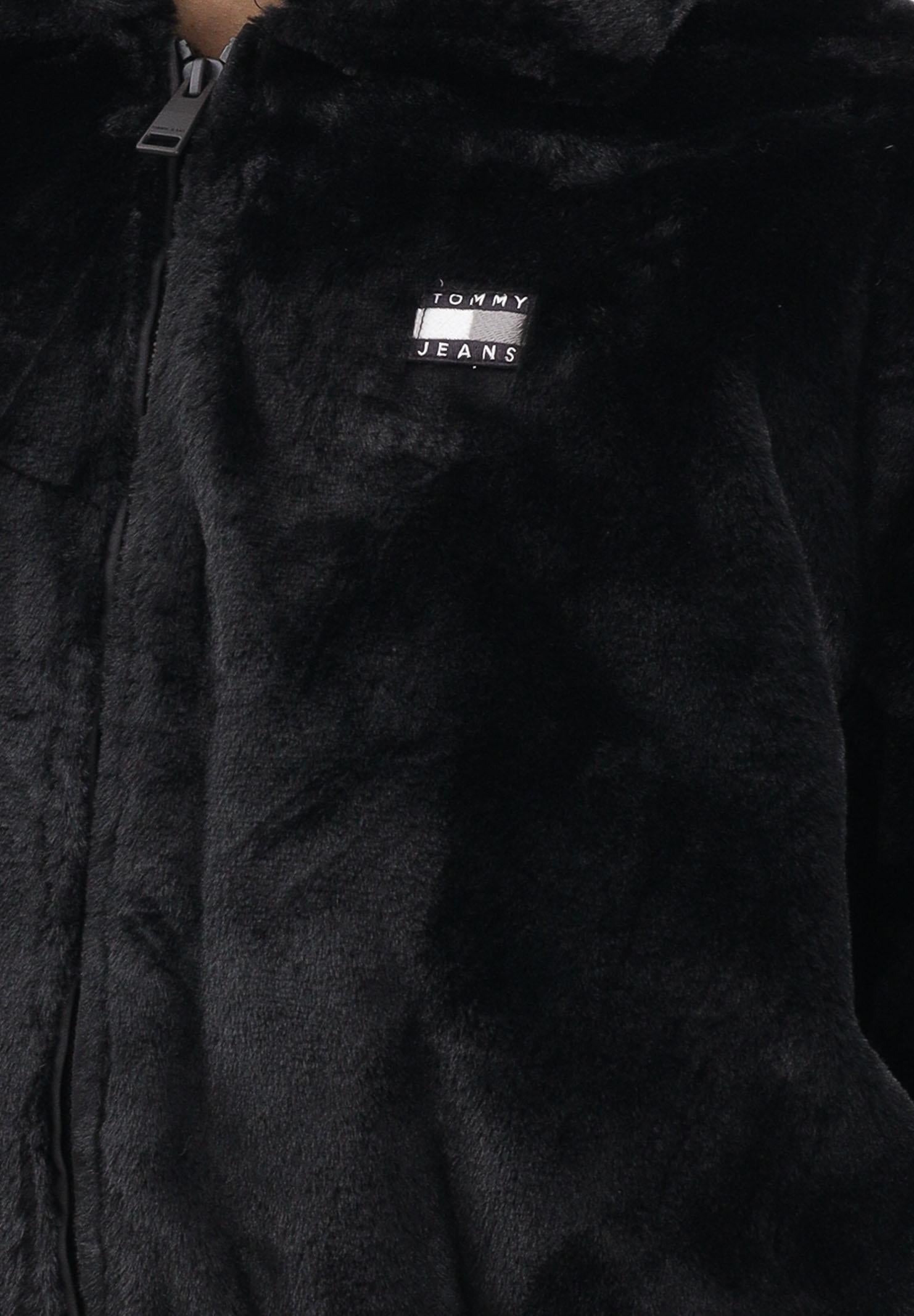 TOMMY JEANS Pelliccia sintetica nera da donna con logo DW0DW21669BDS . TOMMY JEANS 